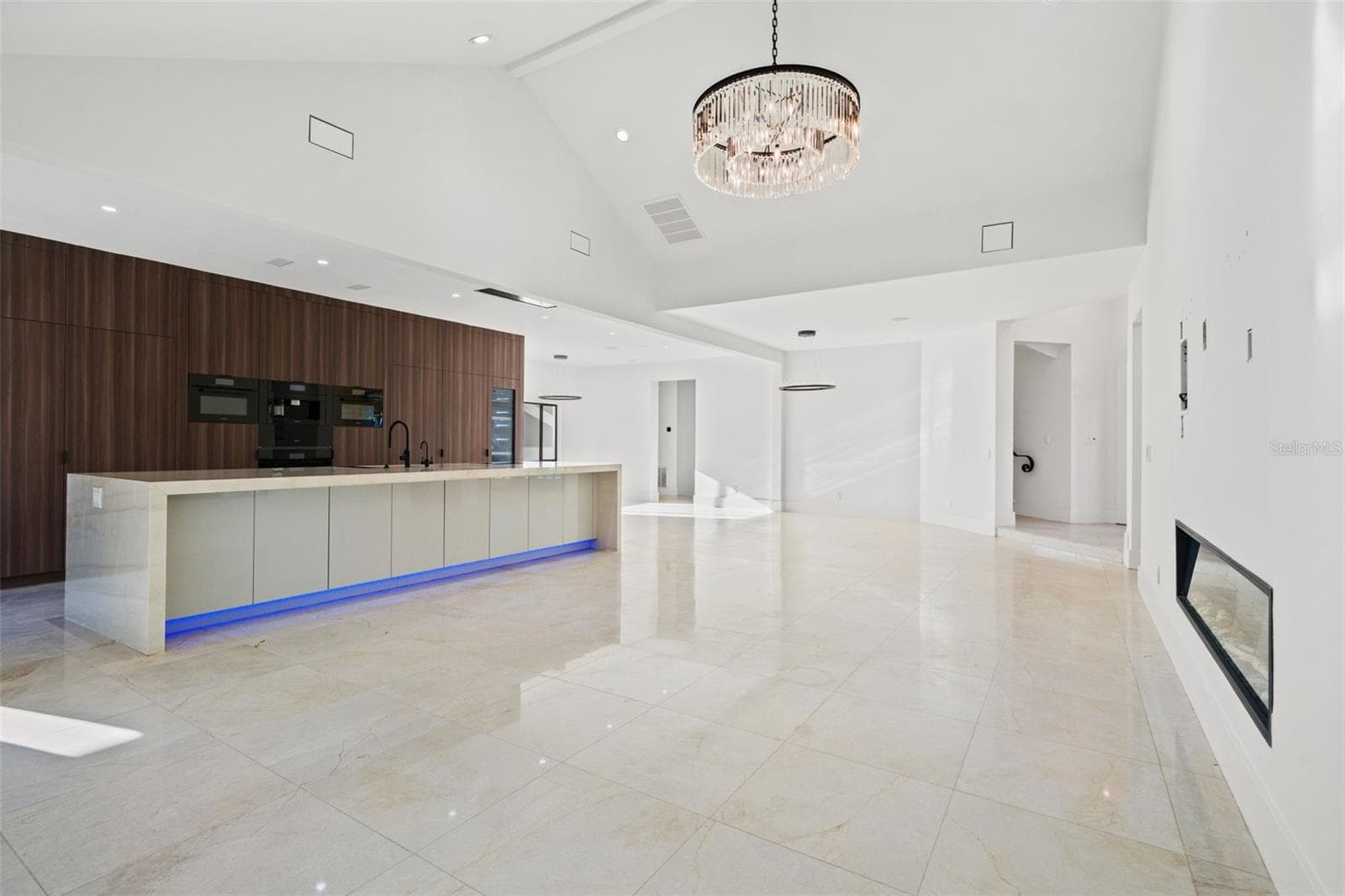 2521 LAKE ELLEN DRIVE — photo 5 of 55