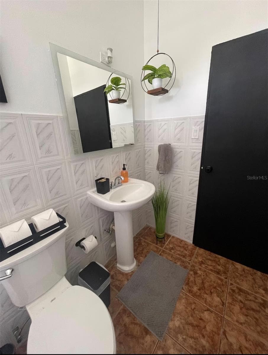 Apt 202 MANUEL GUILLOTY / LIBREVATO MONTALVO — photo 17 of 18