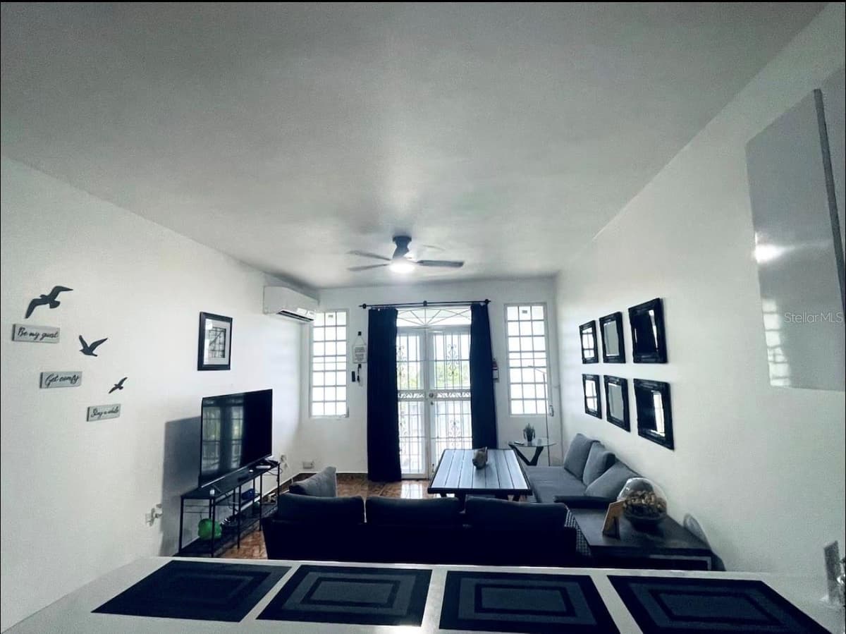 Apt 202 MANUEL GUILLOTY / LIBREVATO MONTALVO — photo 6 of 18