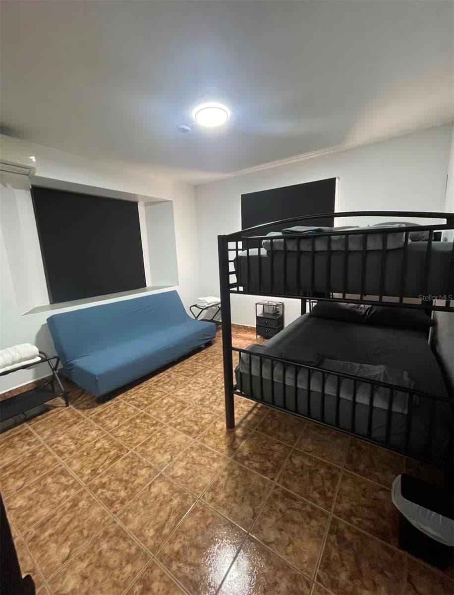 Apt 202 MANUEL GUILLOTY / LIBREVATO MONTALVO — photo 15 of 18