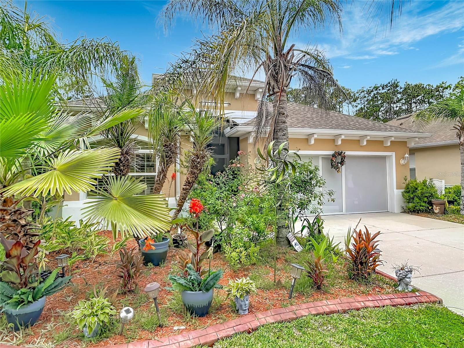 111 HUMMINGBIRD PLACE — photo 3 of 56