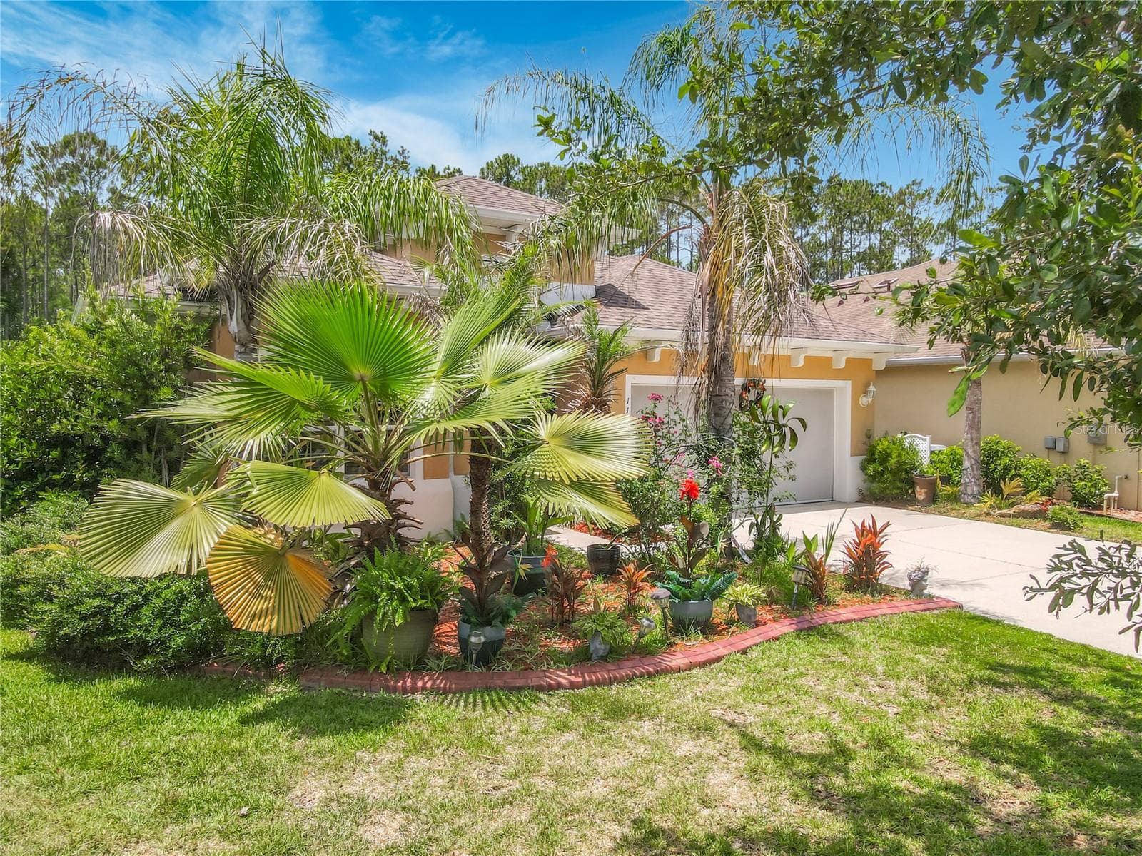 111 HUMMINGBIRD PLACE — photo 2 of 56