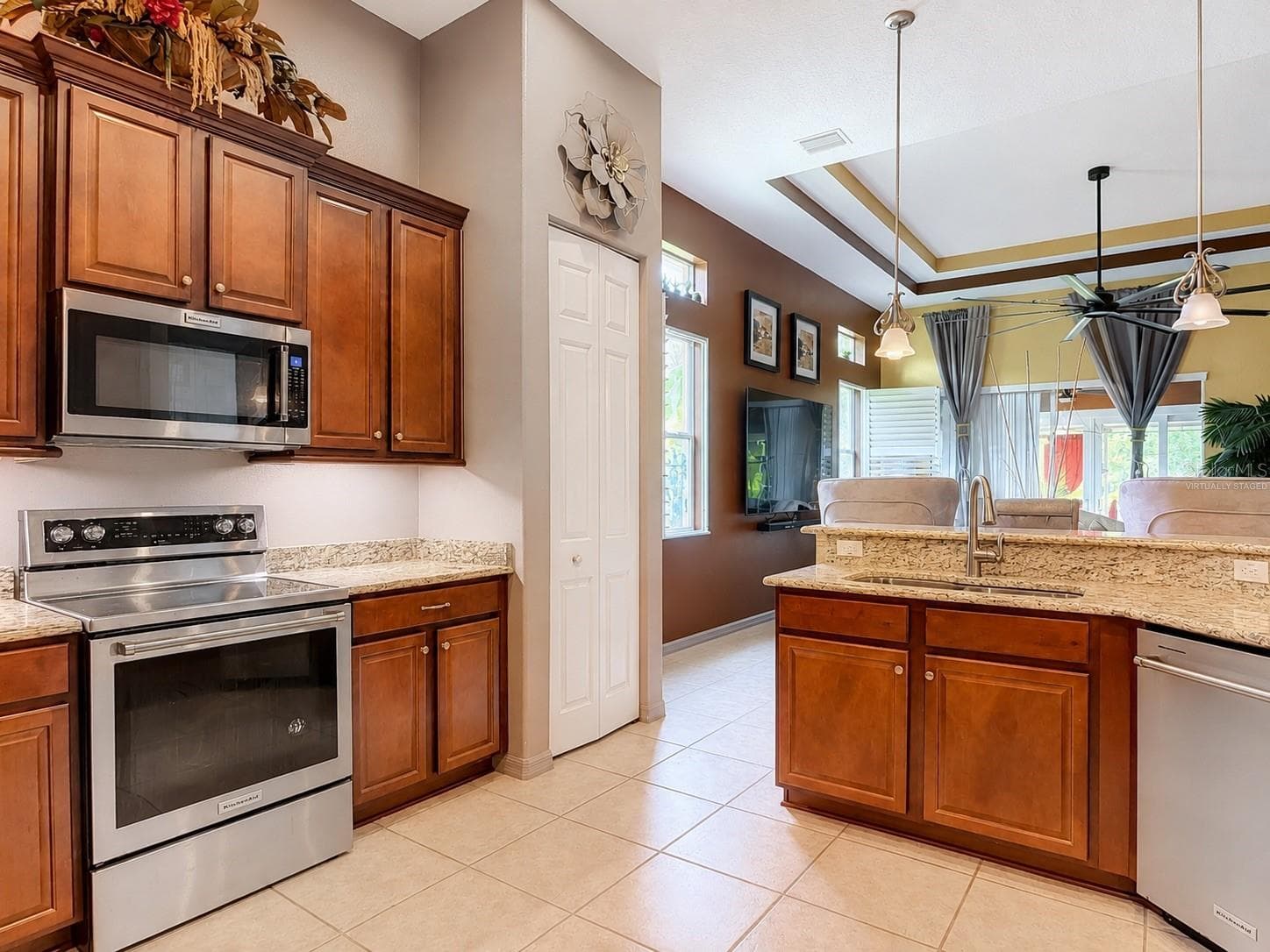 111 HUMMINGBIRD PLACE — photo 13 of 56