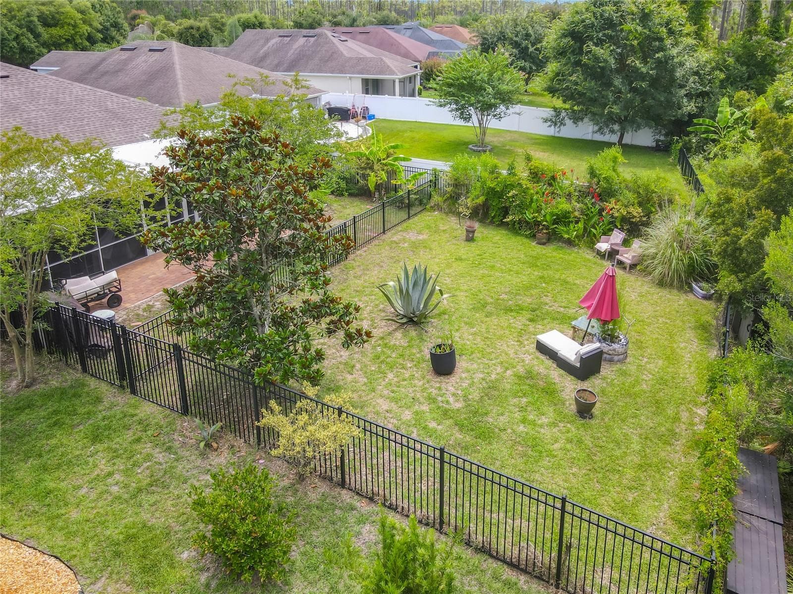 111 HUMMINGBIRD PLACE — photo 40 of 56