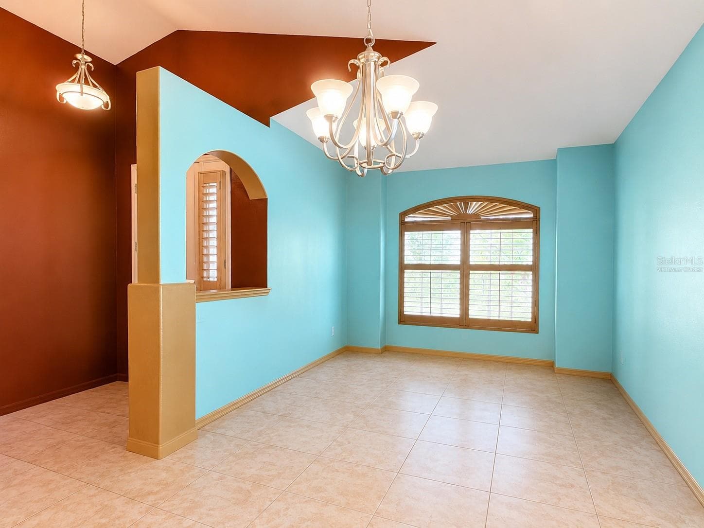 111 HUMMINGBIRD PLACE — photo 5 of 56