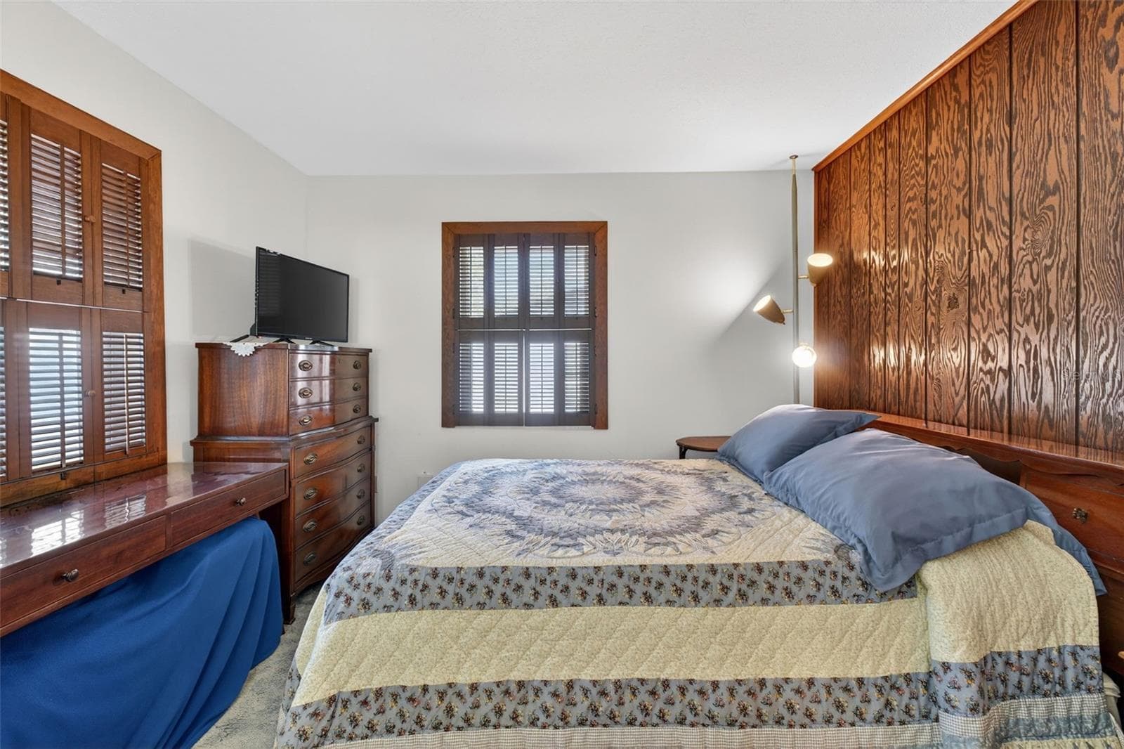 1406 BIG OAK COURT — photo 17 of 79