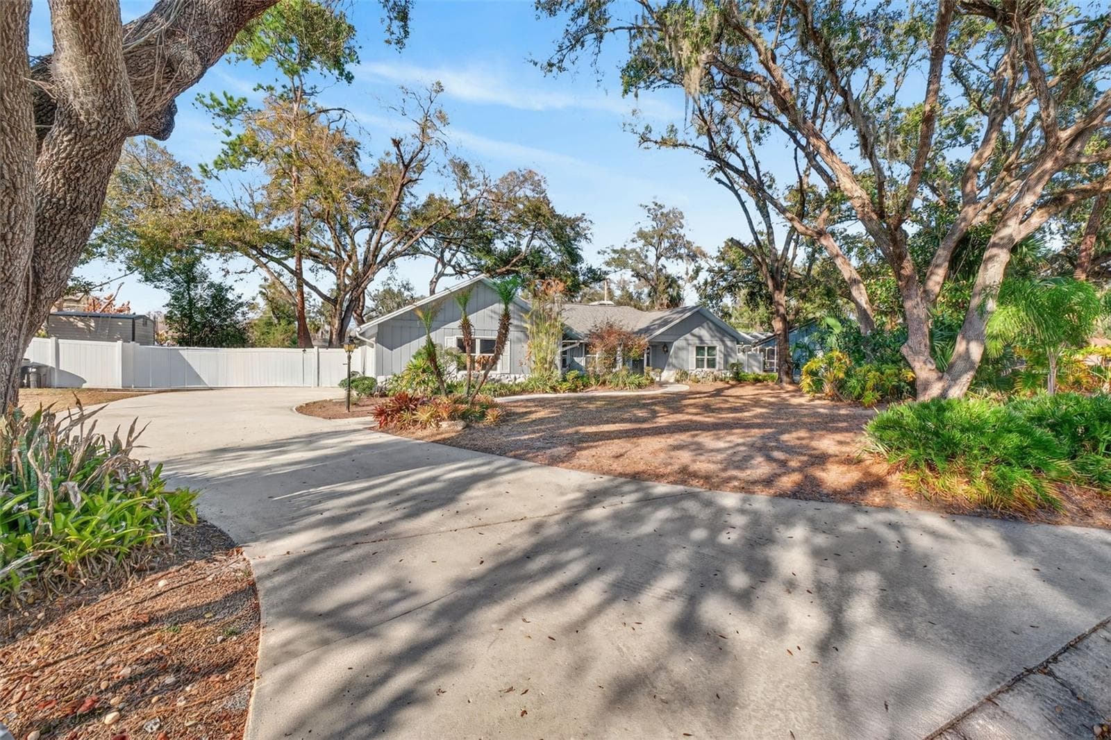 1406 BIG OAK COURT — photo 3 of 79