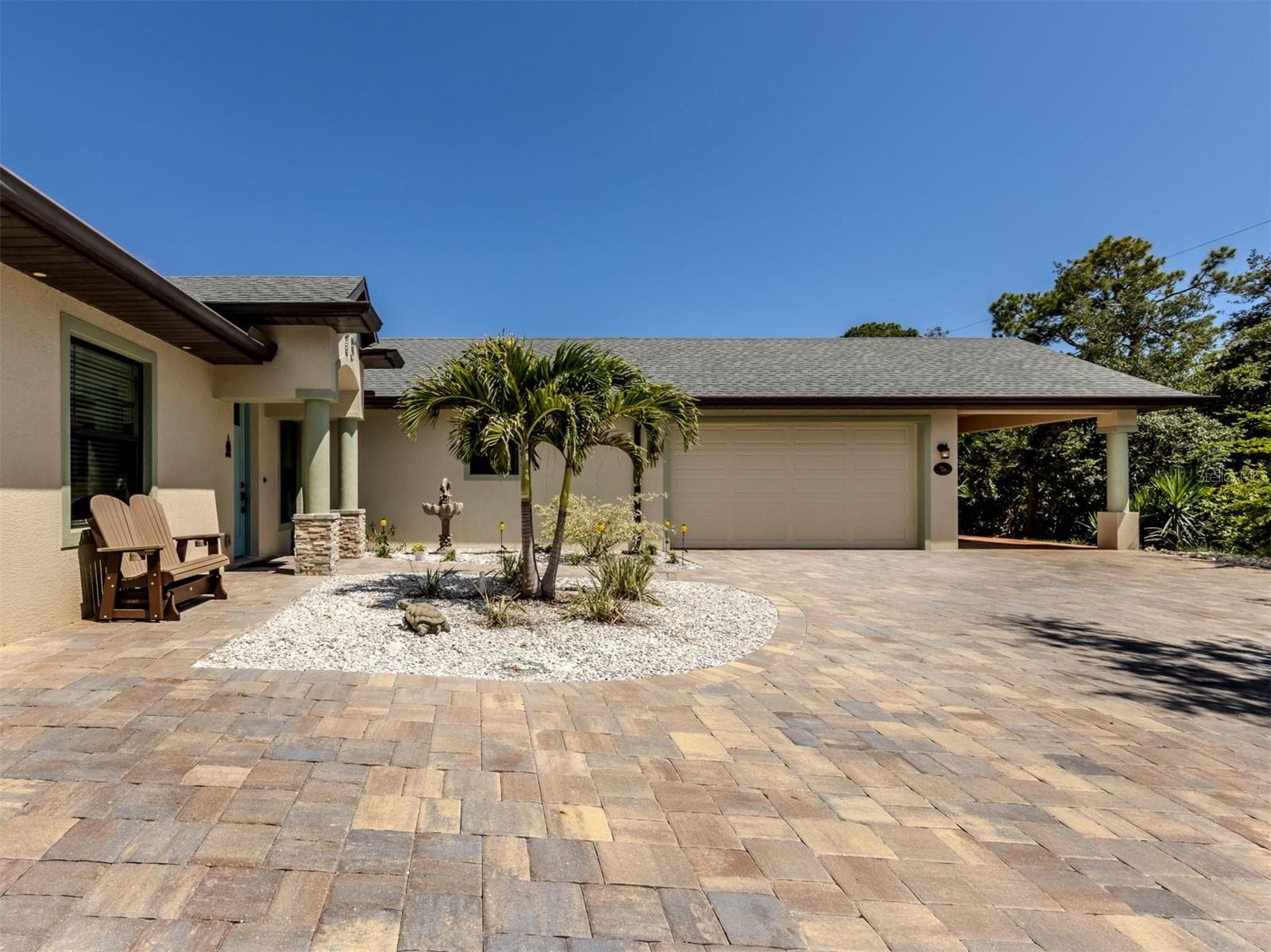 2565 LEMON AVENUE — photo 4 of 55
