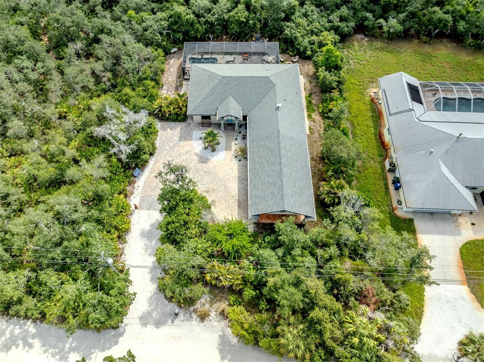 2565 LEMON AVENUE — photo 35 of 55