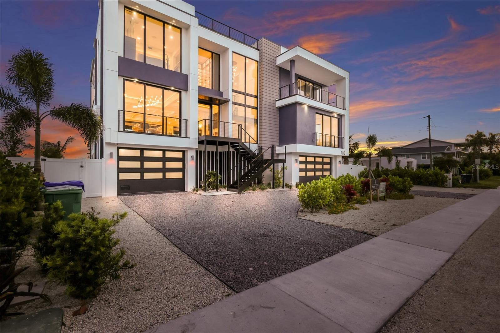 703 BAY BOULEVARD — photo 3 of 100
