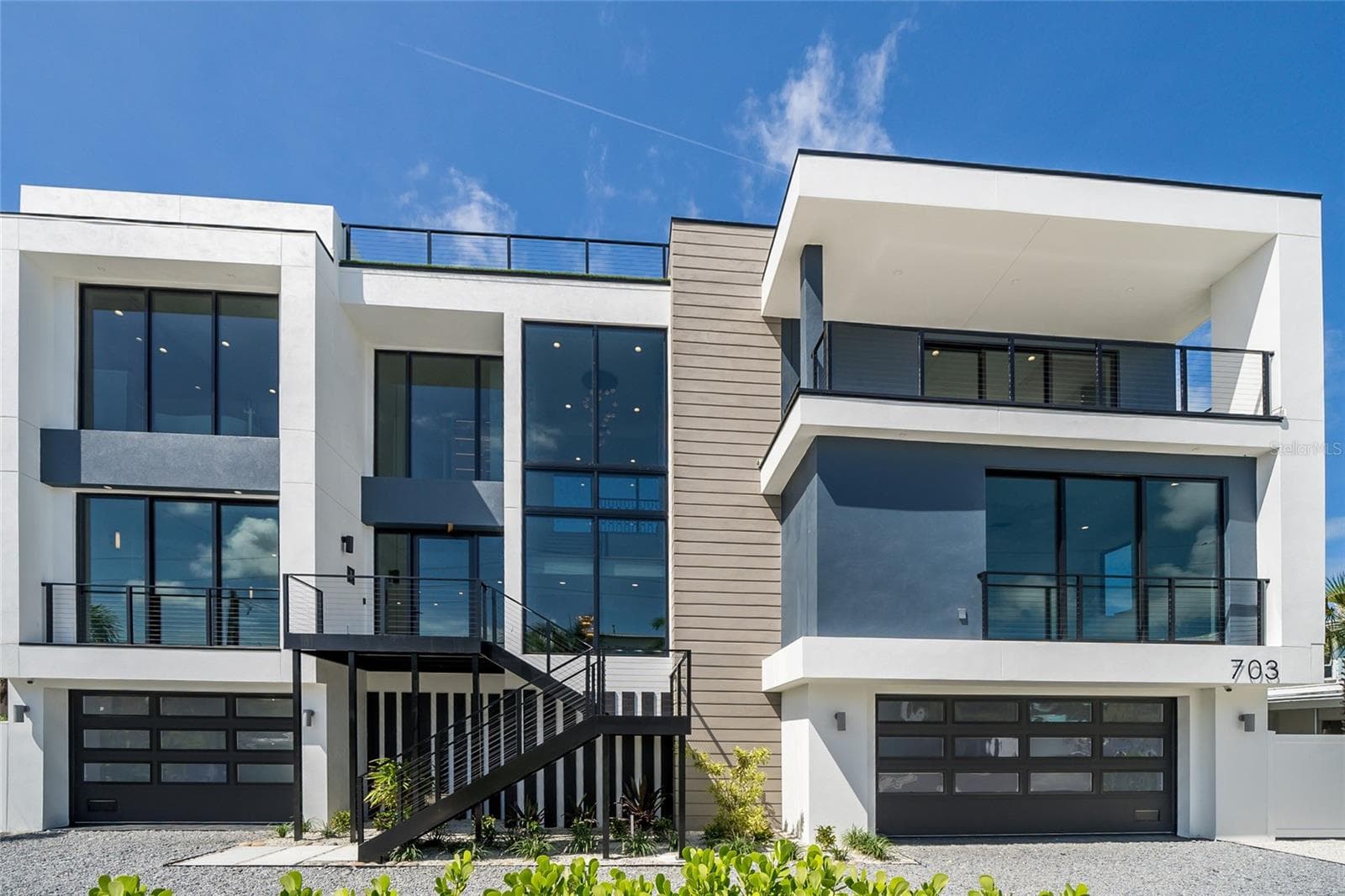 703 BAY BOULEVARD — photo 6 of 100