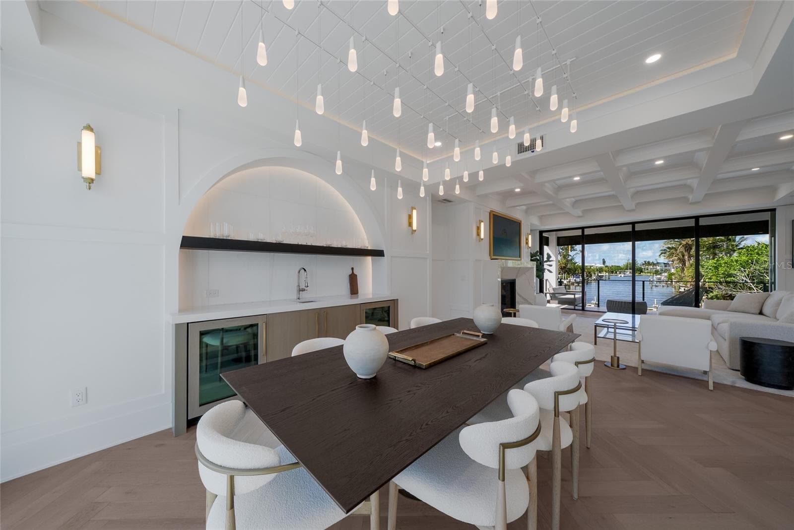 703 BAY BOULEVARD — photo 25 of 100