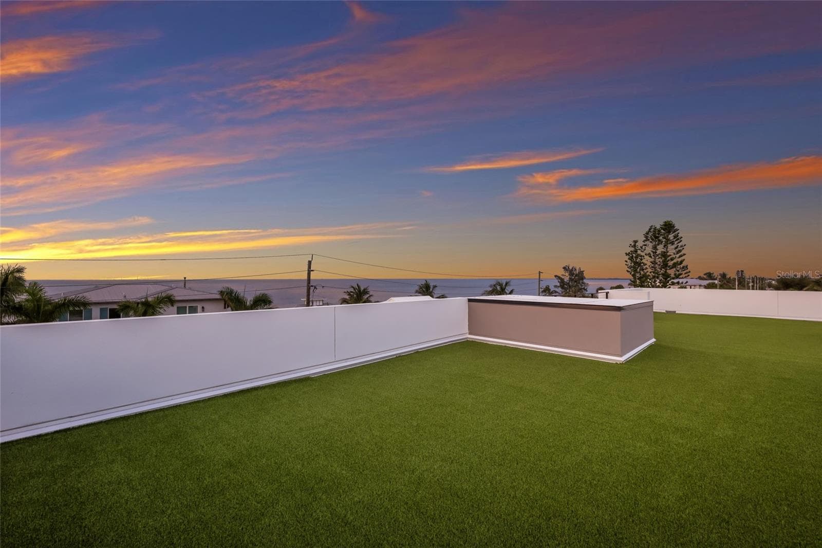 703 BAY BOULEVARD — photo 45 of 100