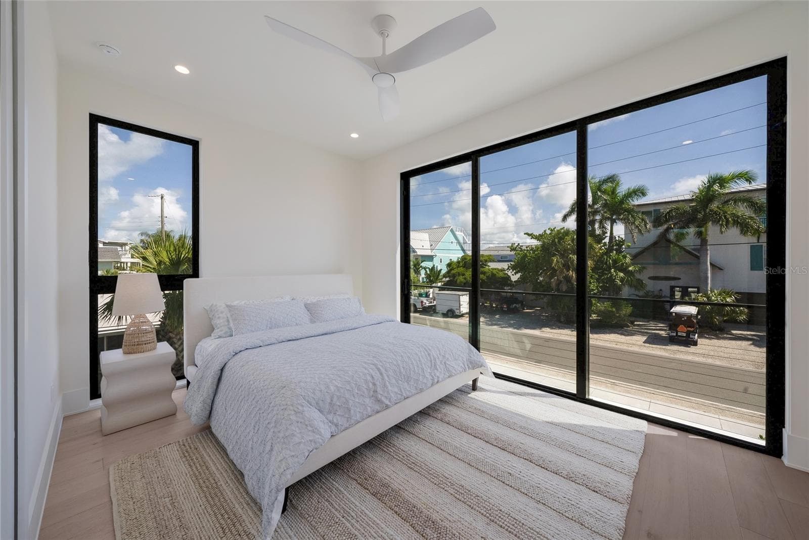 703 BAY BOULEVARD — photo 41 of 100