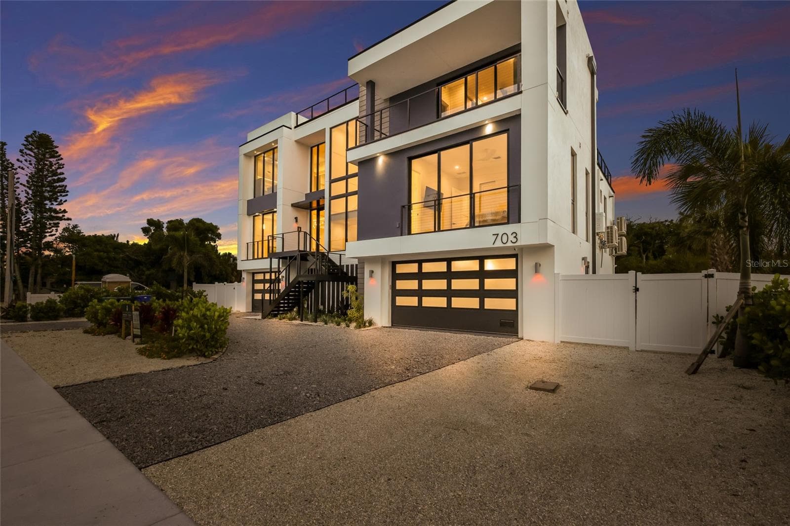 703 BAY BOULEVARD — photo 5 of 100