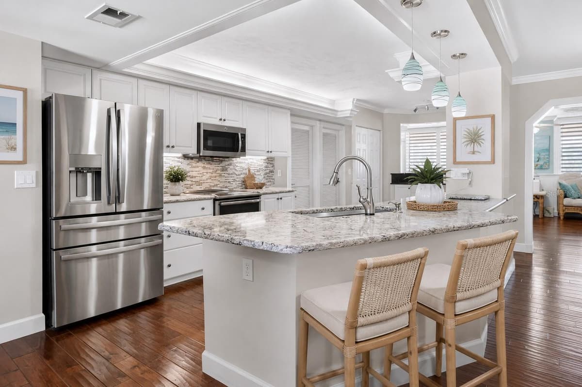 4651 ATLANTIC AVENUE — photo 8 of 49