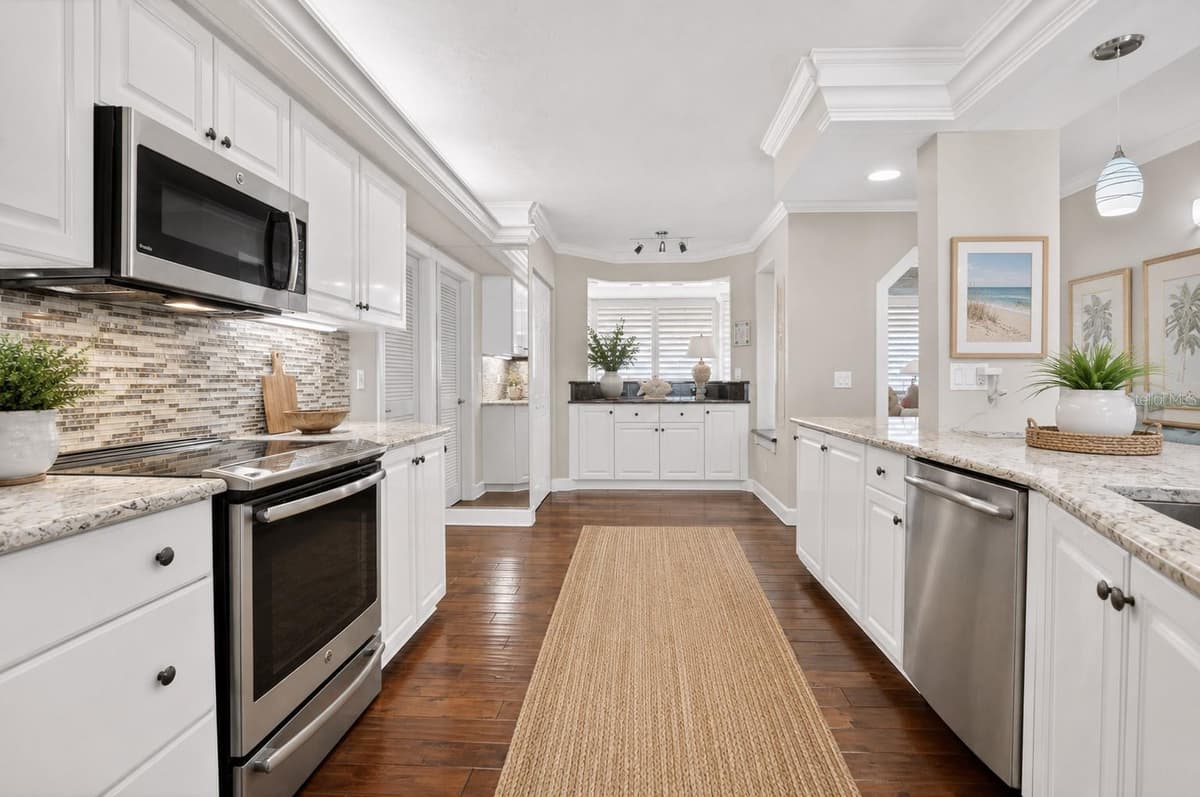 4651 ATLANTIC AVENUE — photo 9 of 49