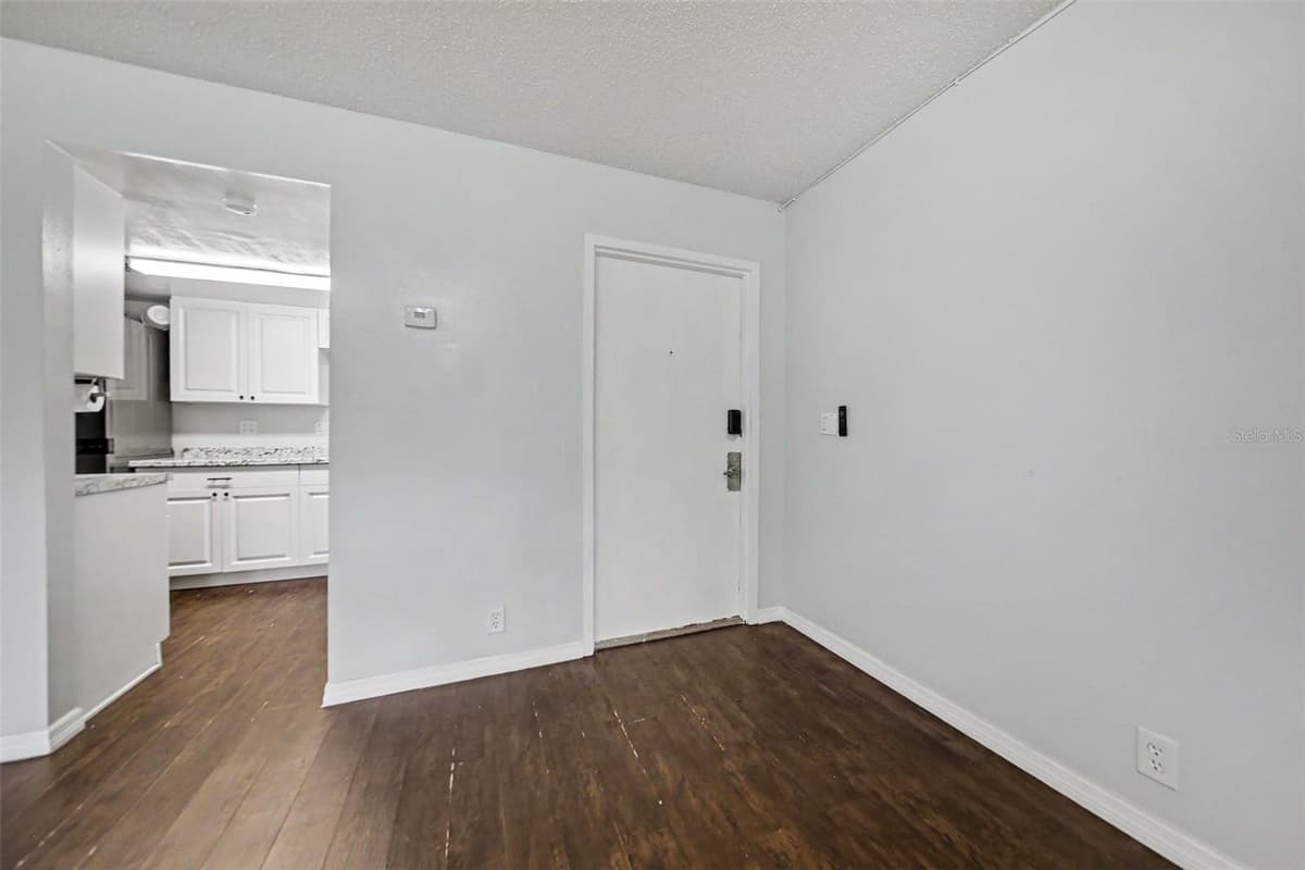 429 SHEOAH BOULEVARD — photo 5 of 41