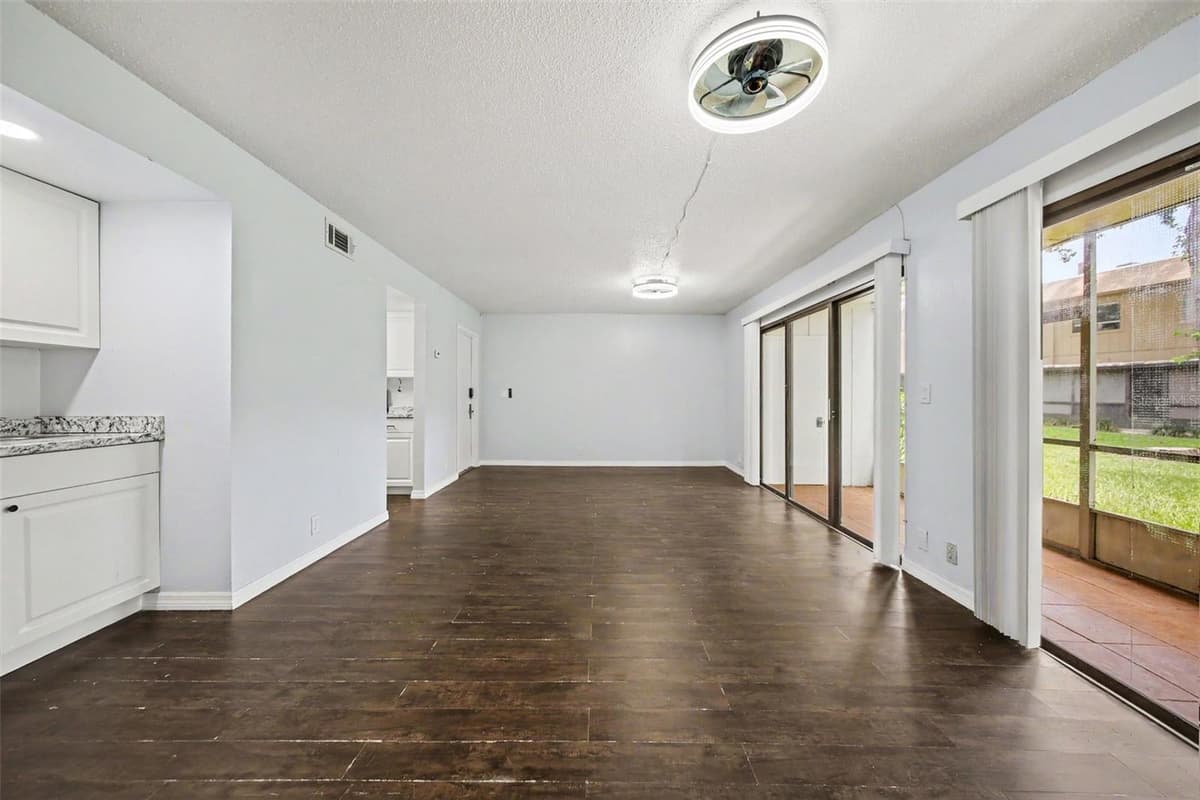 429 SHEOAH BOULEVARD — photo 10 of 41