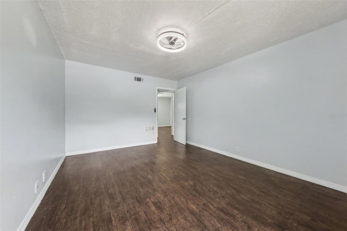 429 SHEOAH BOULEVARD — photo 17 of 41