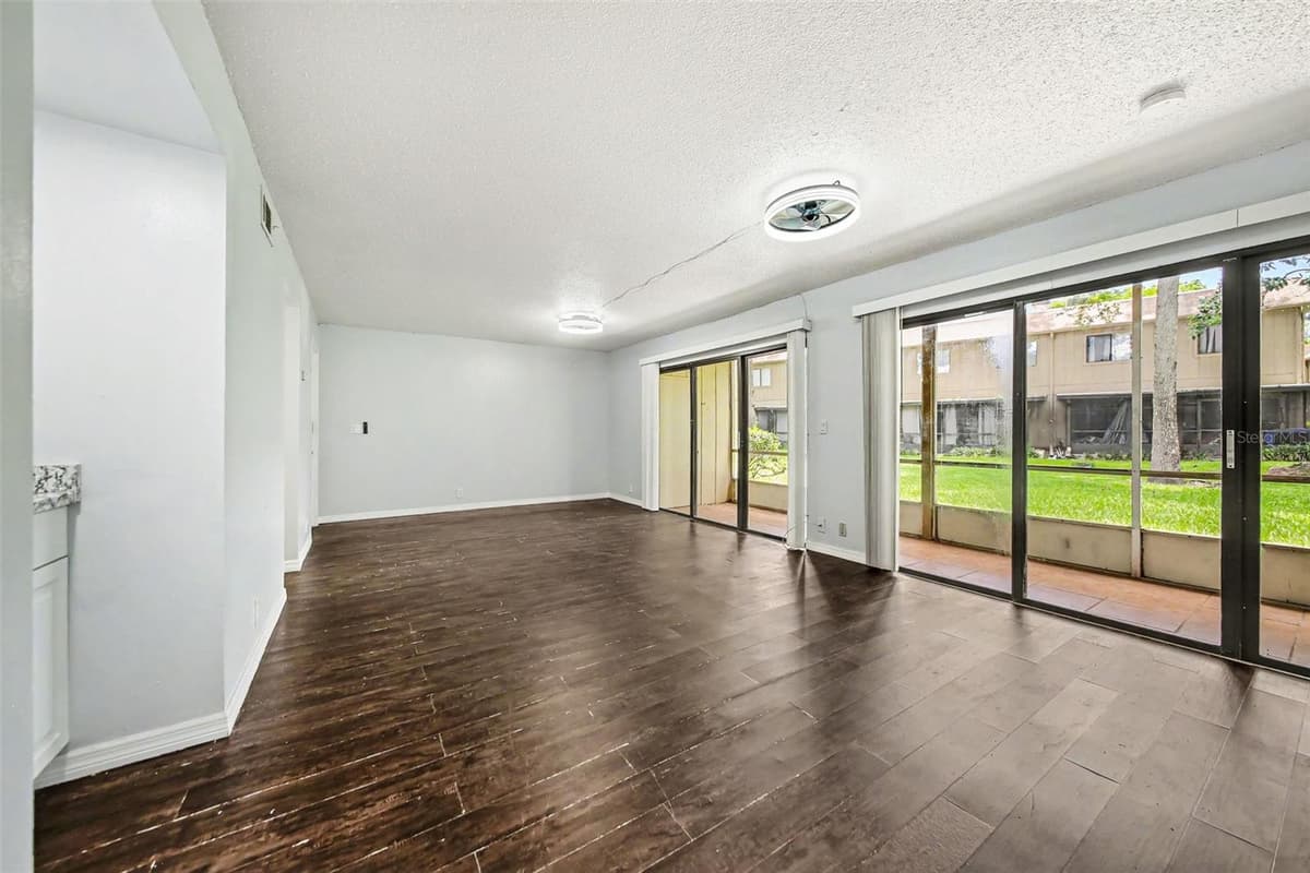 429 SHEOAH BOULEVARD — photo 9 of 41