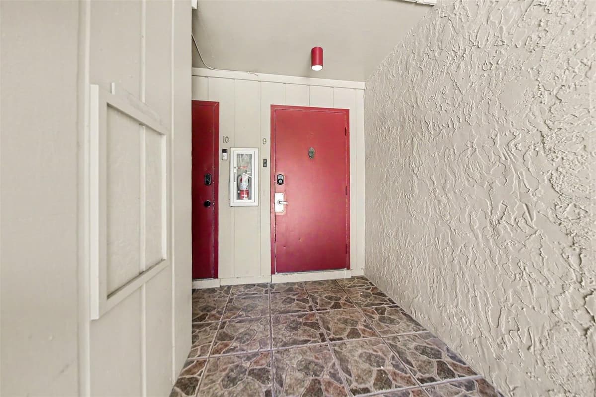 429 SHEOAH BOULEVARD — photo 4 of 41