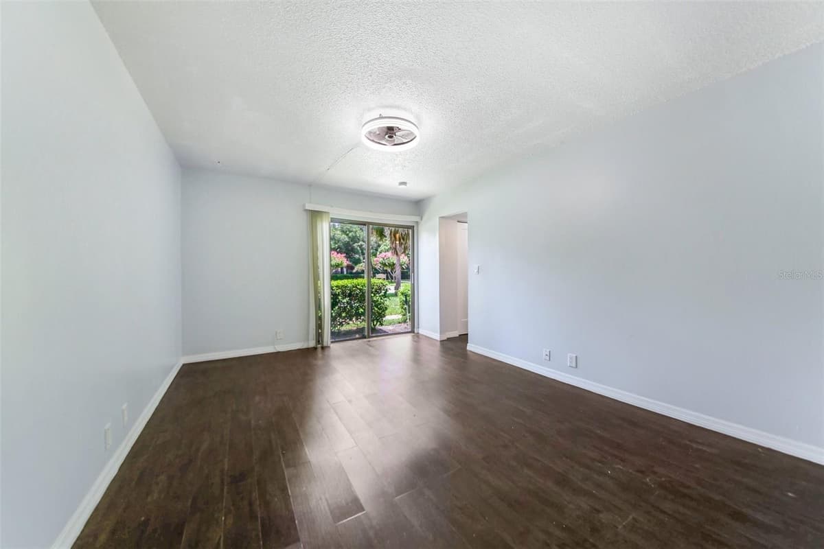 429 SHEOAH BOULEVARD — photo 15 of 41