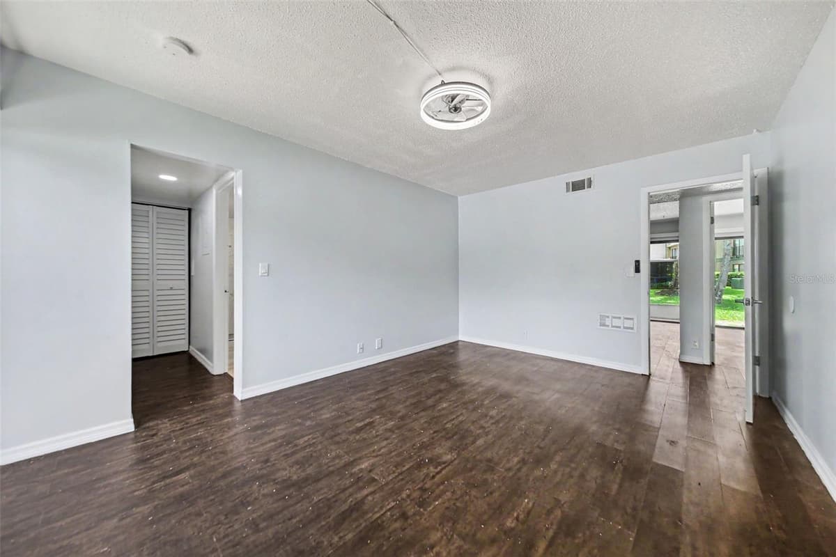 429 SHEOAH BOULEVARD — photo 18 of 41