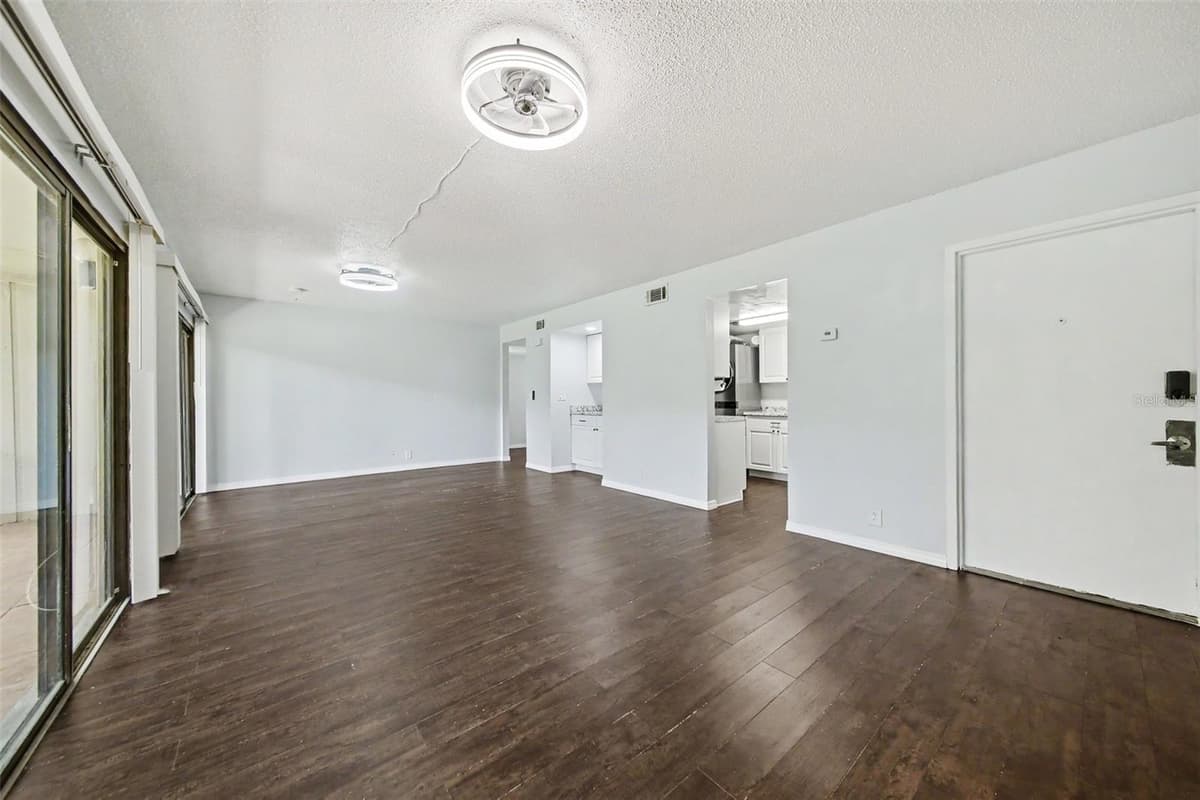 429 SHEOAH BOULEVARD — photo 7 of 41