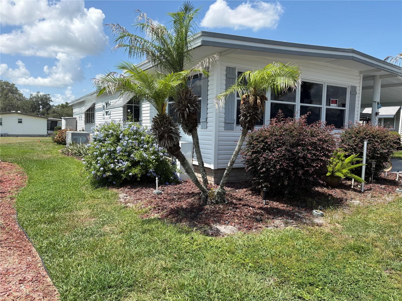 137 JACARANDA DRIVE — photo 4 of 33