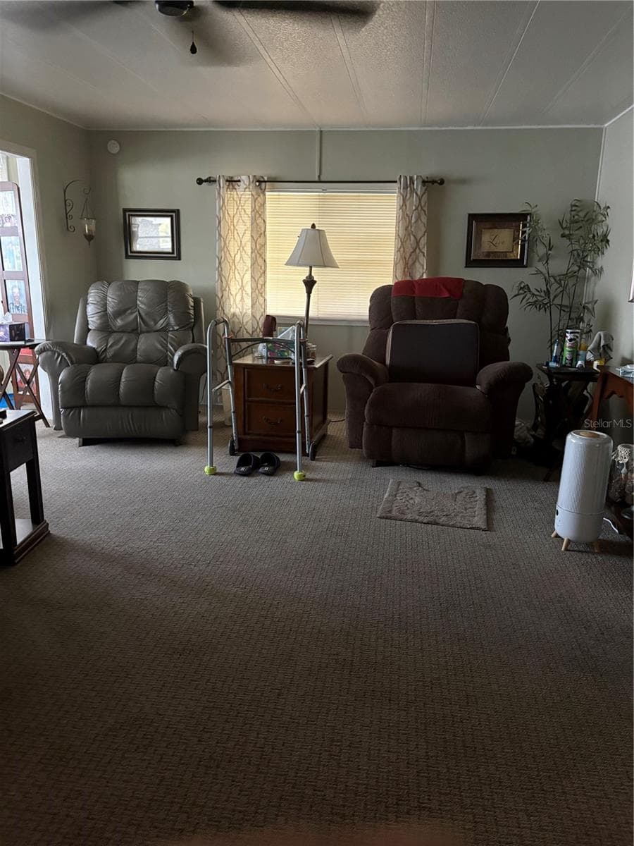 137 JACARANDA DRIVE — photo 7 of 33