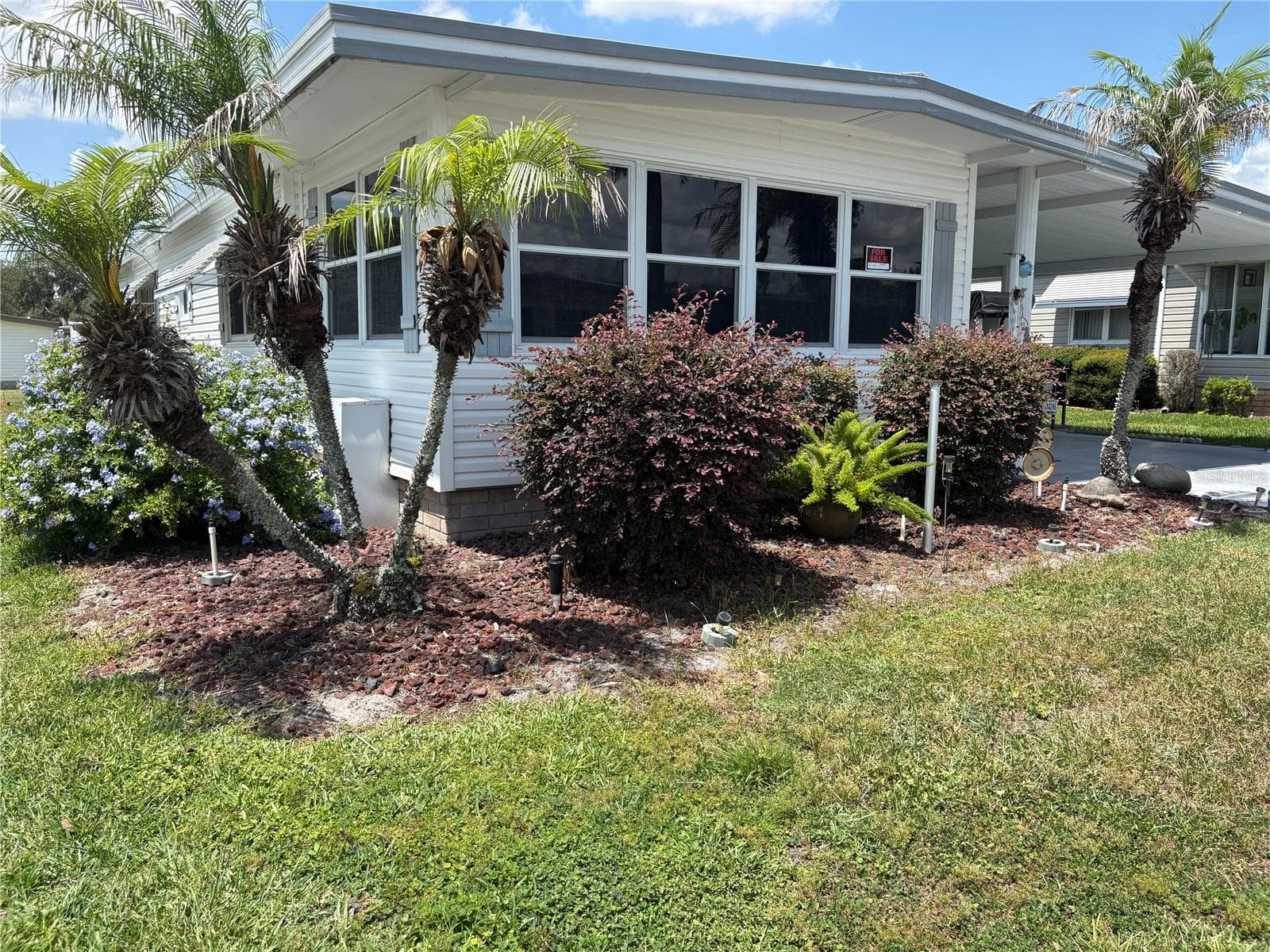 137 JACARANDA DRIVE — photo 5 of 33
