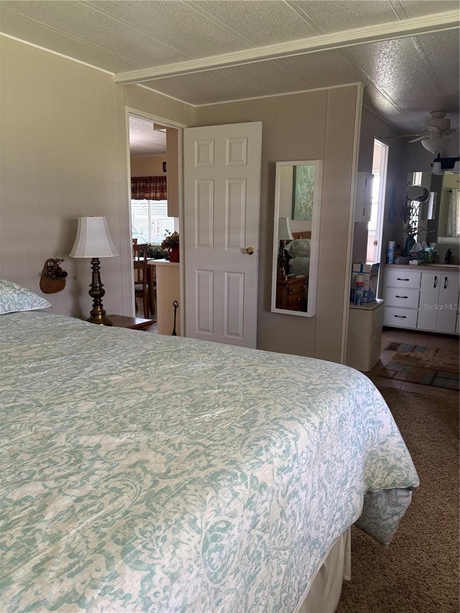 137 JACARANDA DRIVE — photo 16 of 33