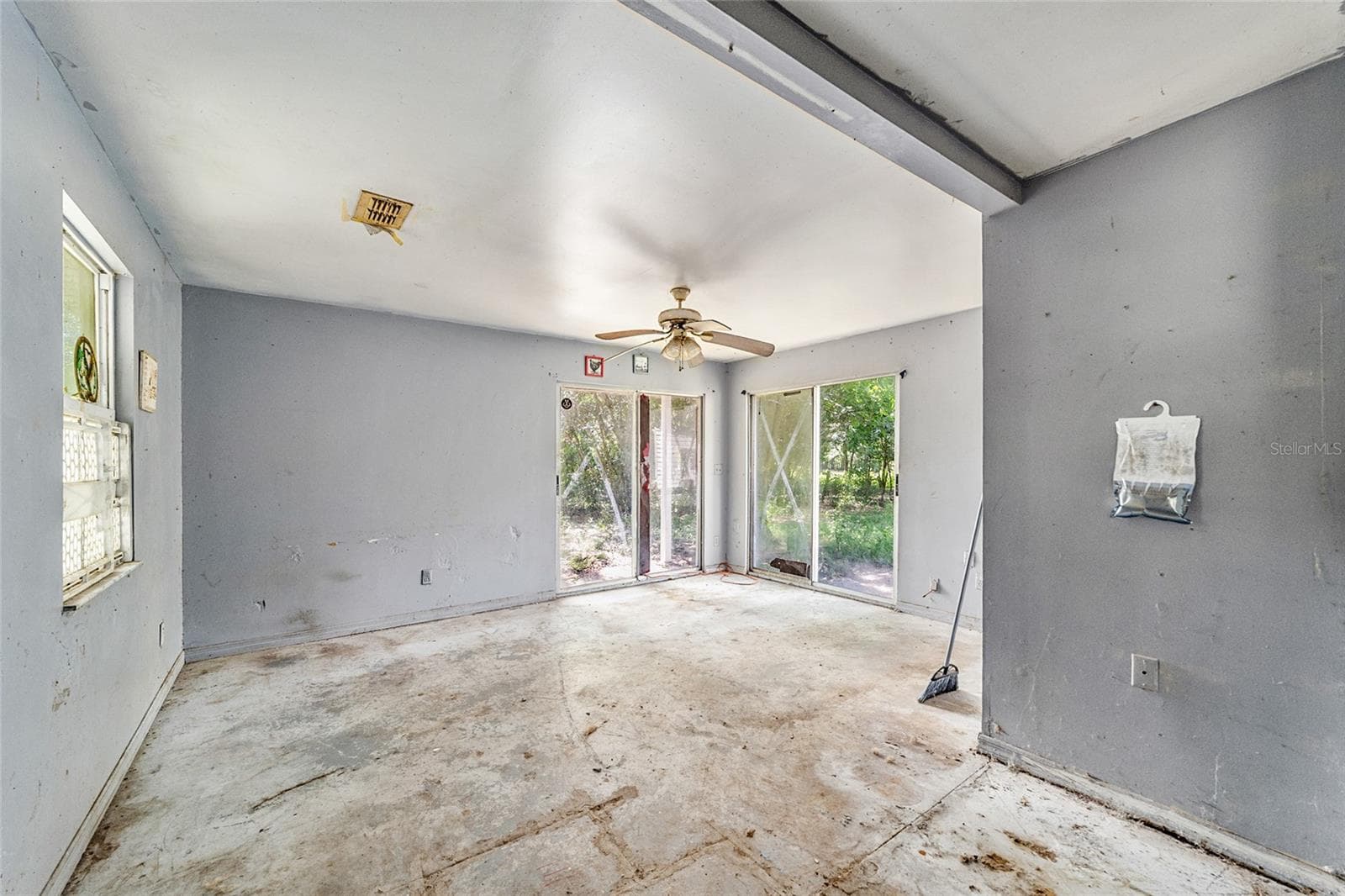 11768 GATLEN AVENUE — photo 13 of 50