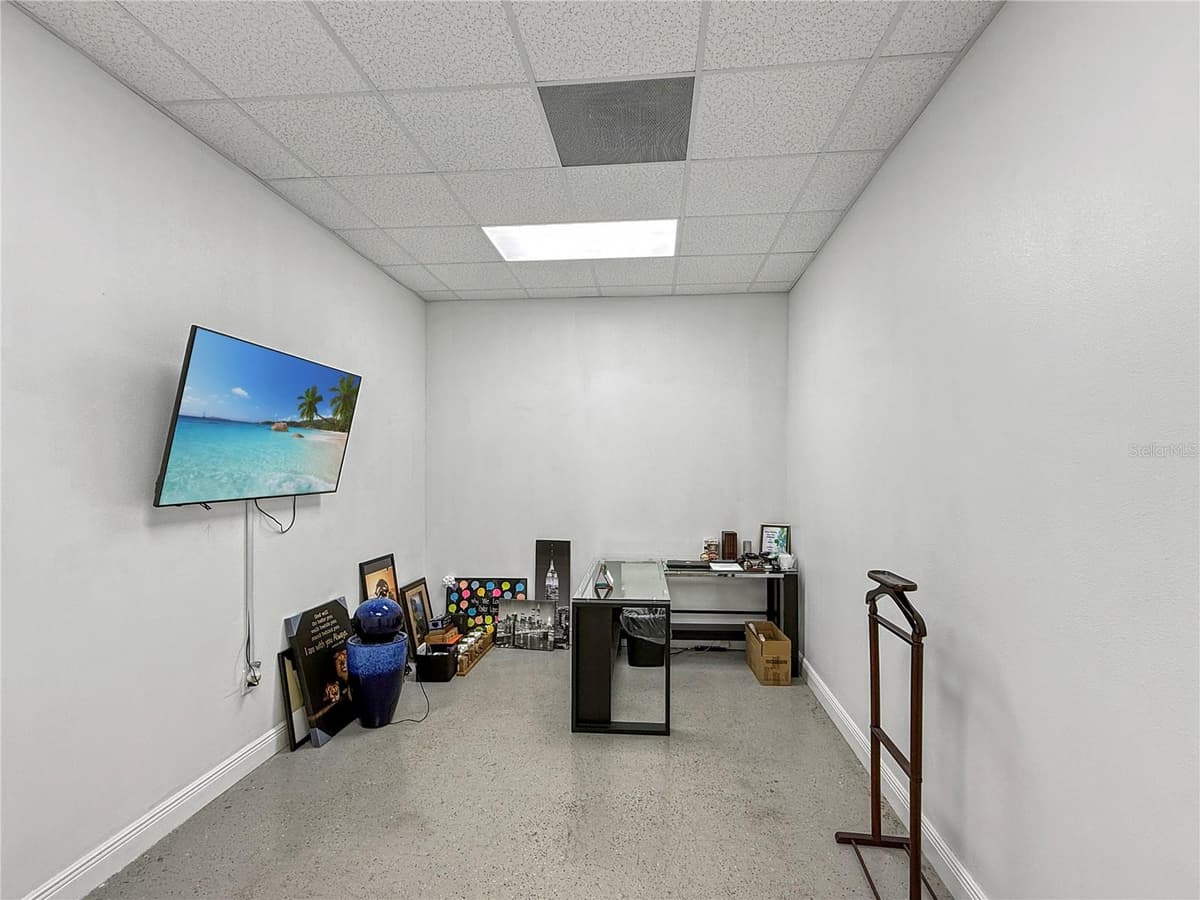 307 BASS STREET — photo 16 of 31