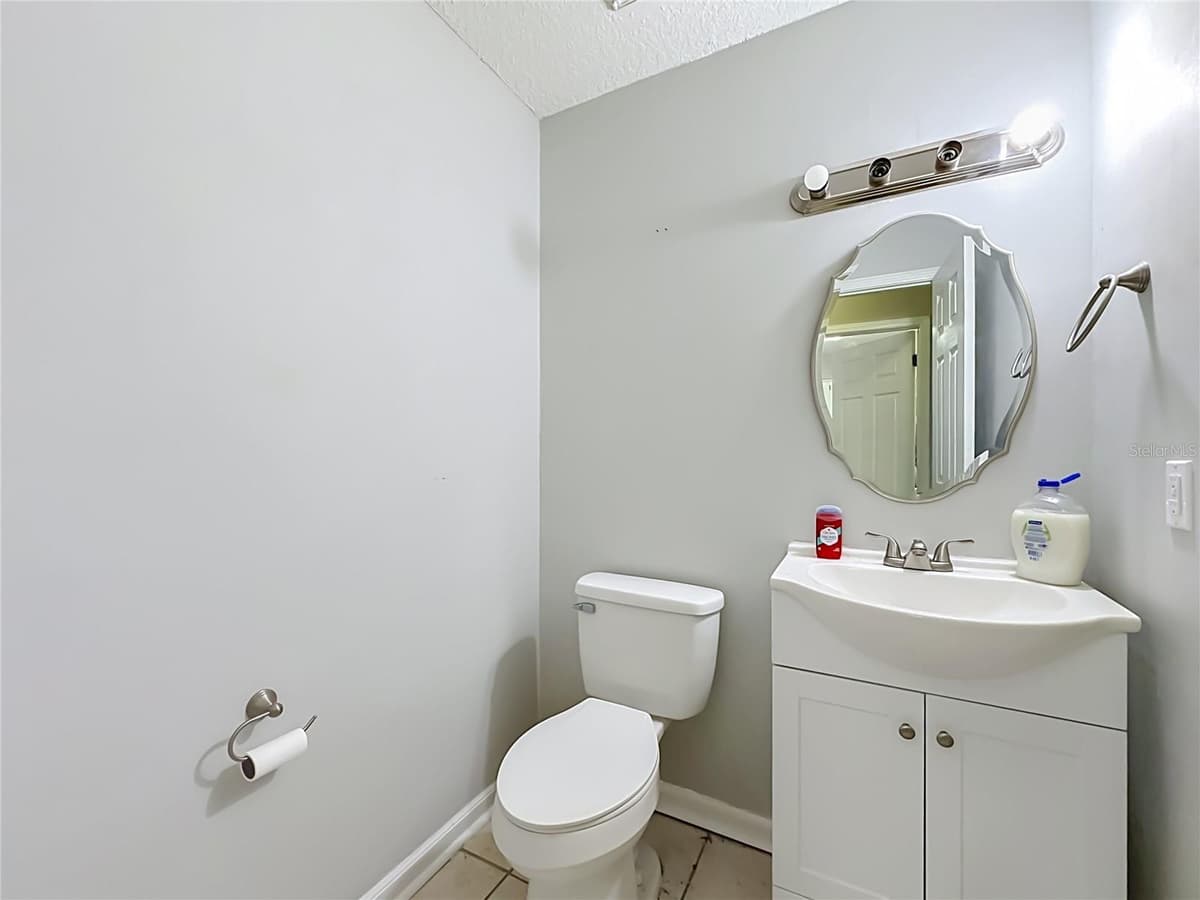 290 GLENEAGLES DRIVE — photo 17 of 33