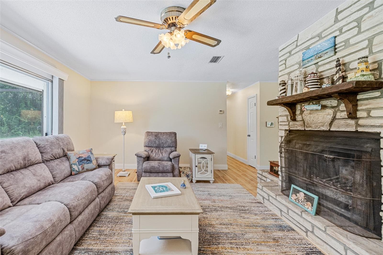 585 CORBIN PARK ROAD — photo 8 of 49
