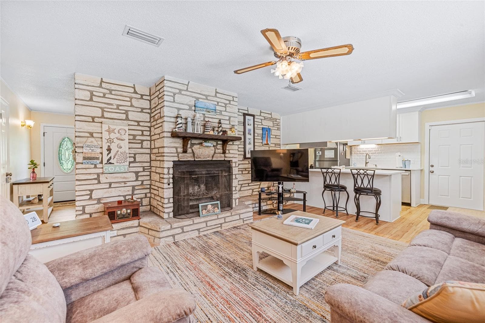 585 CORBIN PARK ROAD — photo 7 of 49