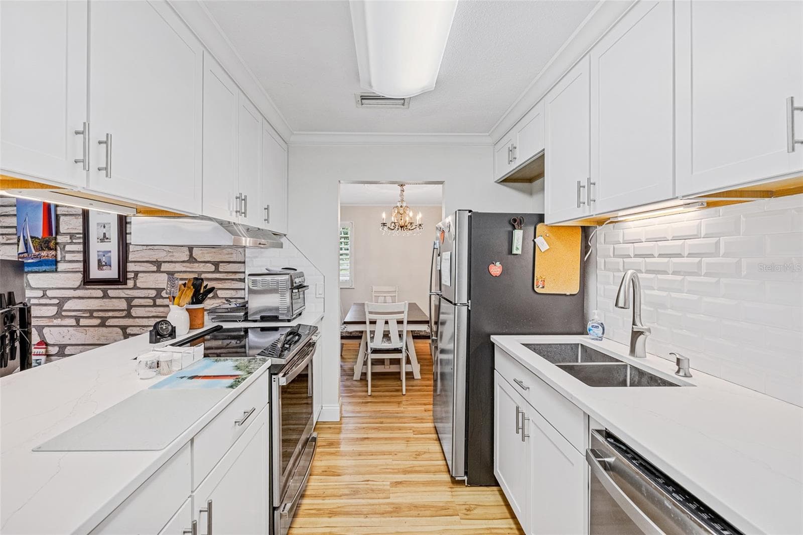 585 CORBIN PARK ROAD — photo 13 of 49