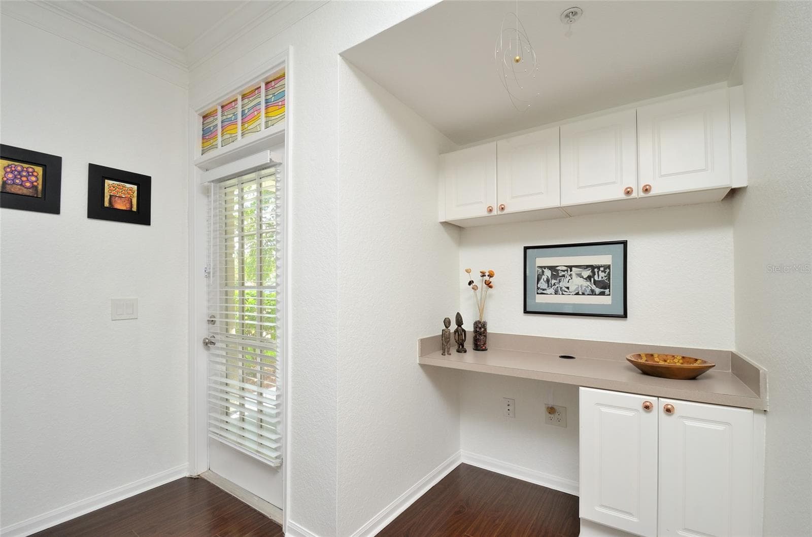 193 LONGVIEW AVENUE — photo 13 of 42