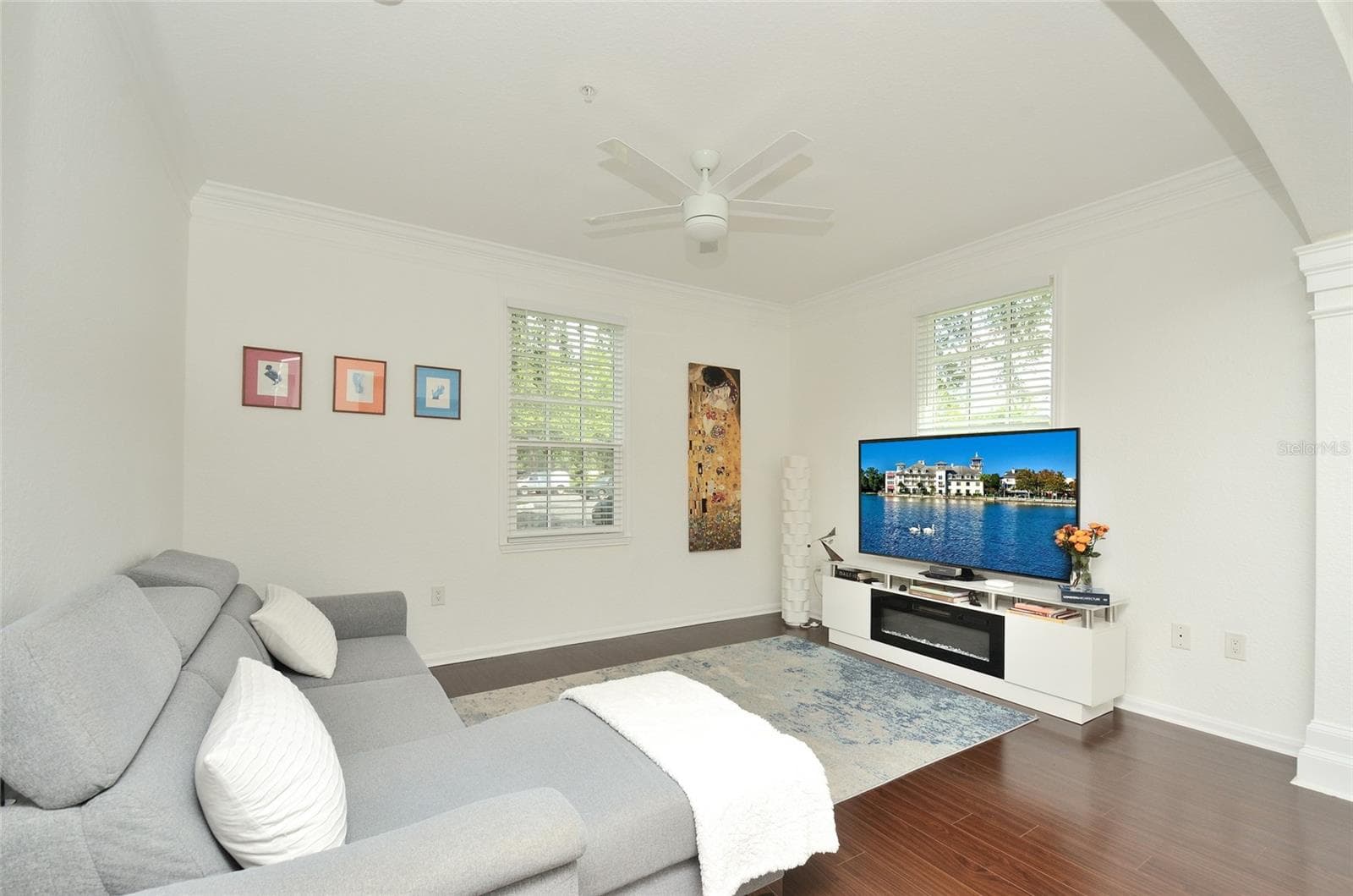193 LONGVIEW AVENUE — photo 8 of 42