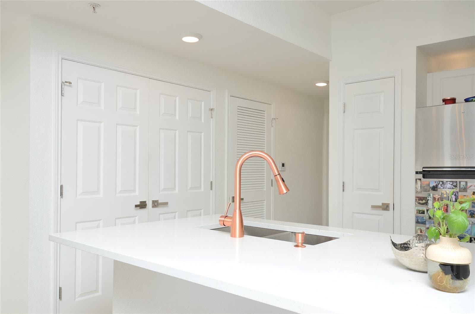 193 LONGVIEW AVENUE — photo 16 of 42