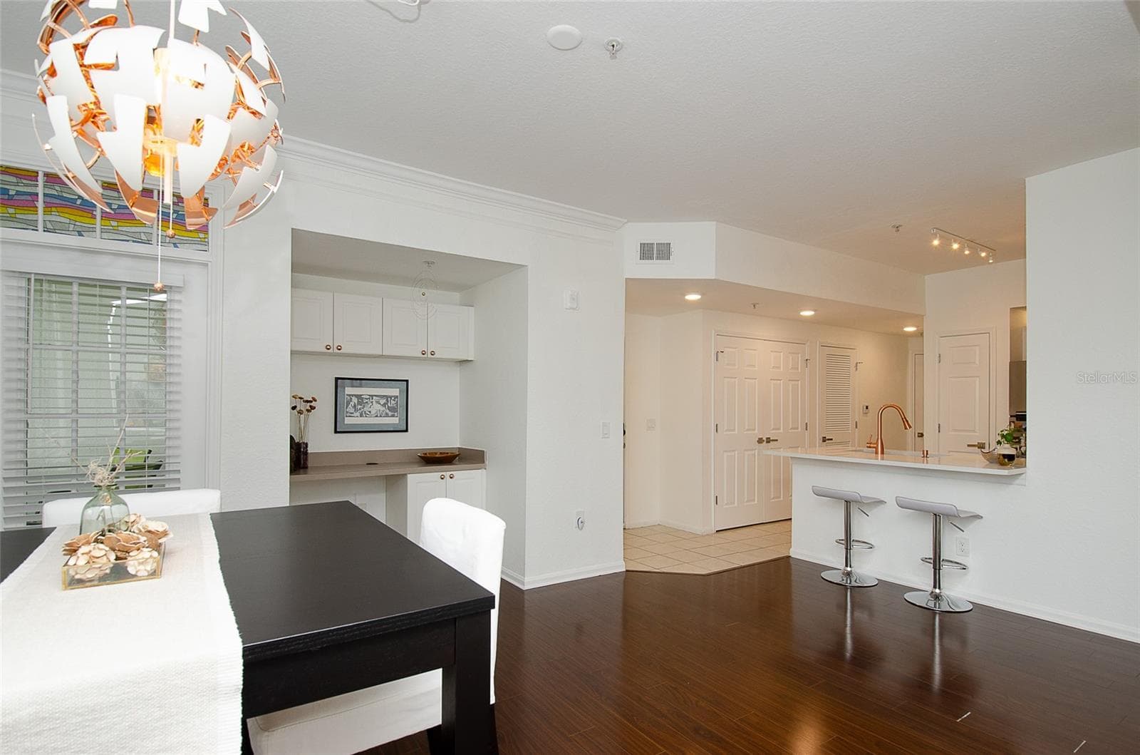 193 LONGVIEW AVENUE — photo 15 of 42