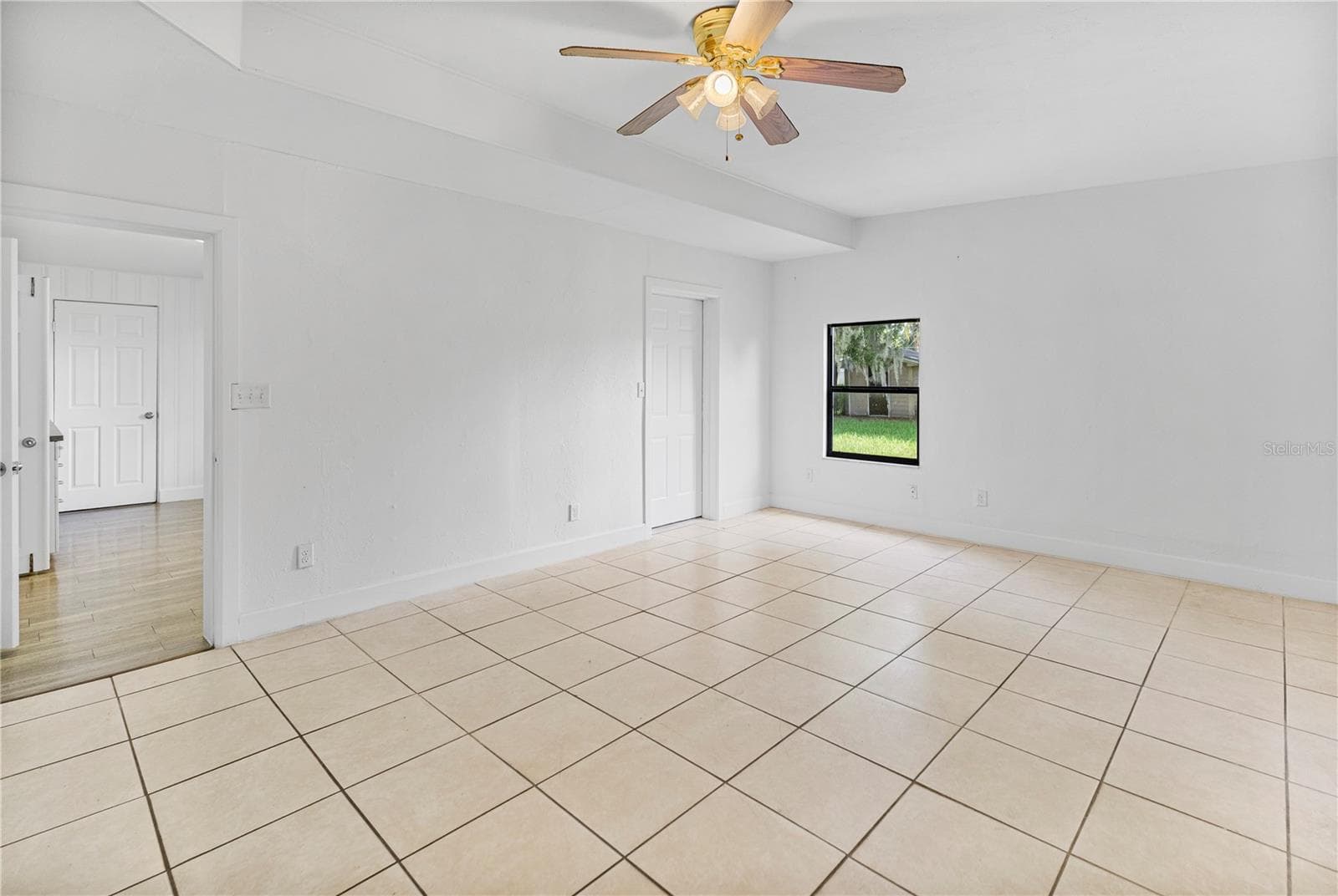 4303 ANDERSON ROAD — photo 12 of 39