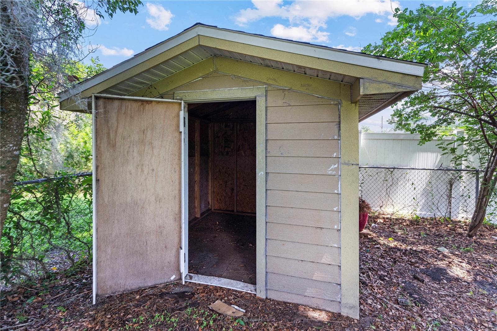 4303 ANDERSON ROAD — photo 35 of 39
