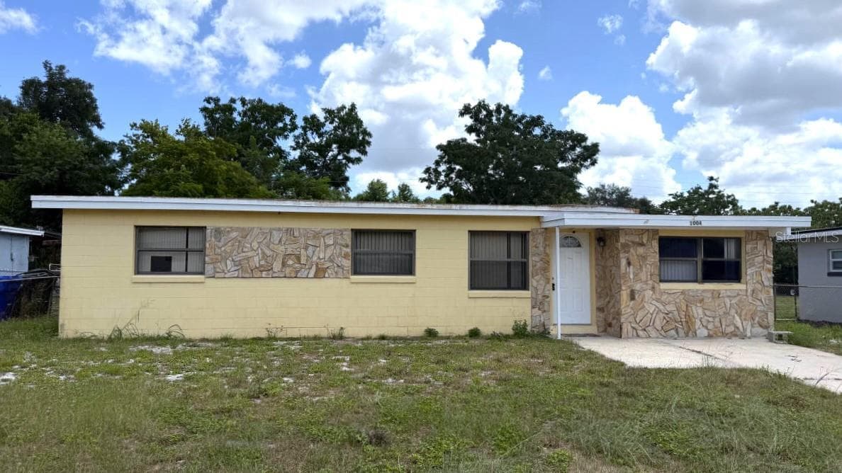 1004 WURST ROAD — photo 1 of 23