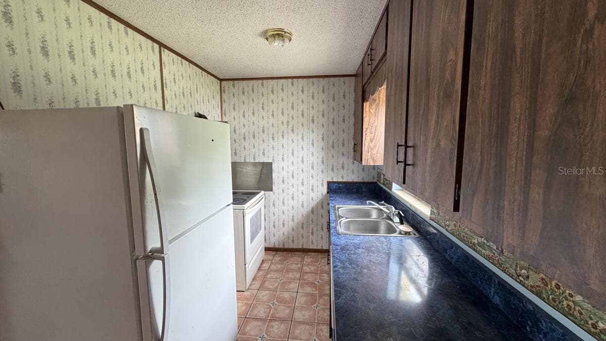 1004 WURST ROAD — photo 7 of 23