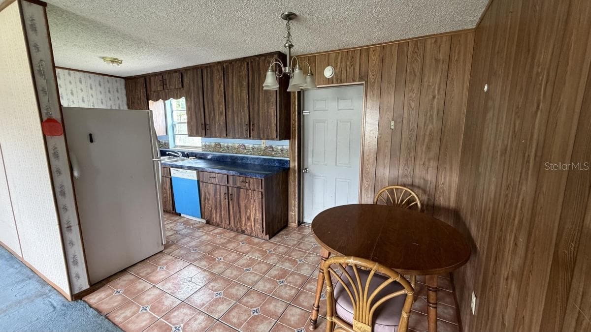 1004 WURST ROAD — photo 5 of 23