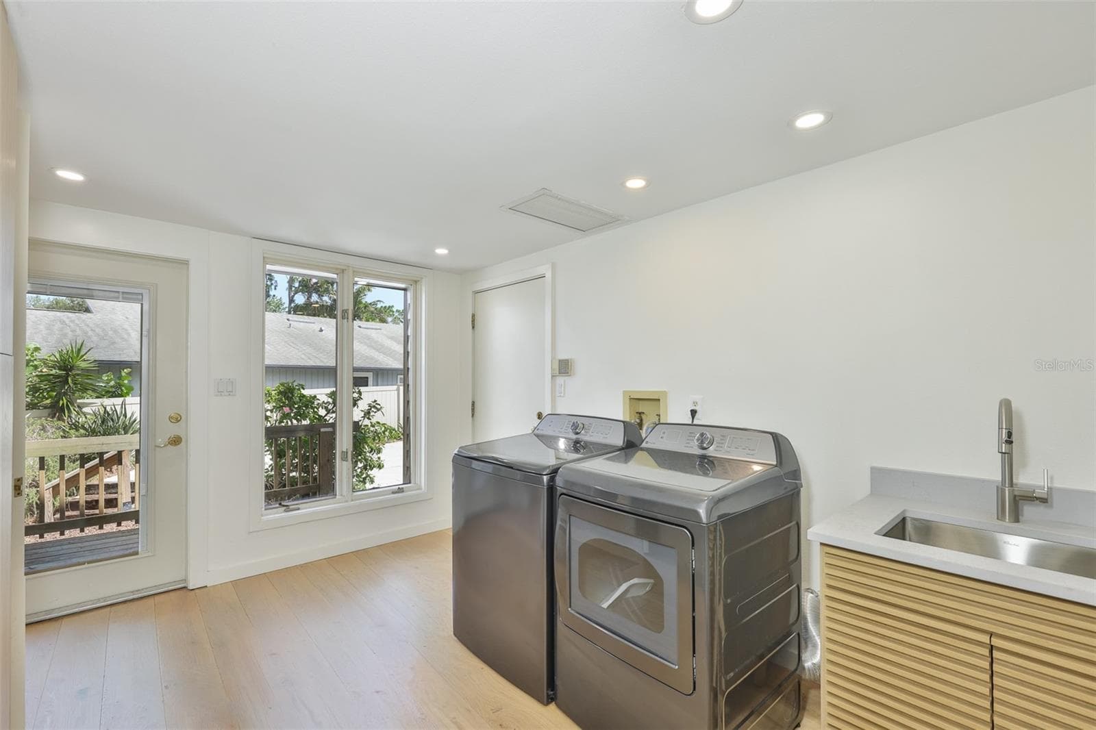 3148 AUTUMN DRIVE — photo 15 of 64