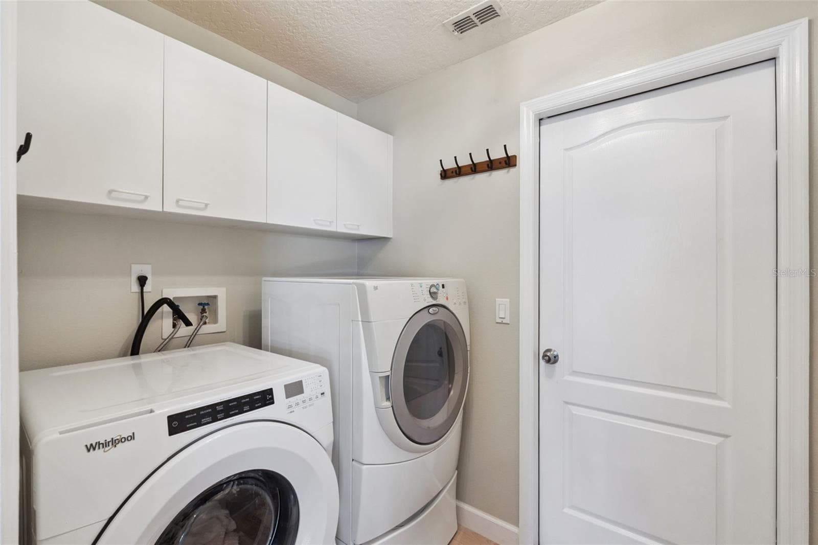 14975 FAVERSHAM CIRCLE — photo 37 of 54